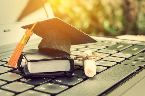 Applying for a Scholarship or Immigration? Your Guide to Fast and Secure Document Shipping