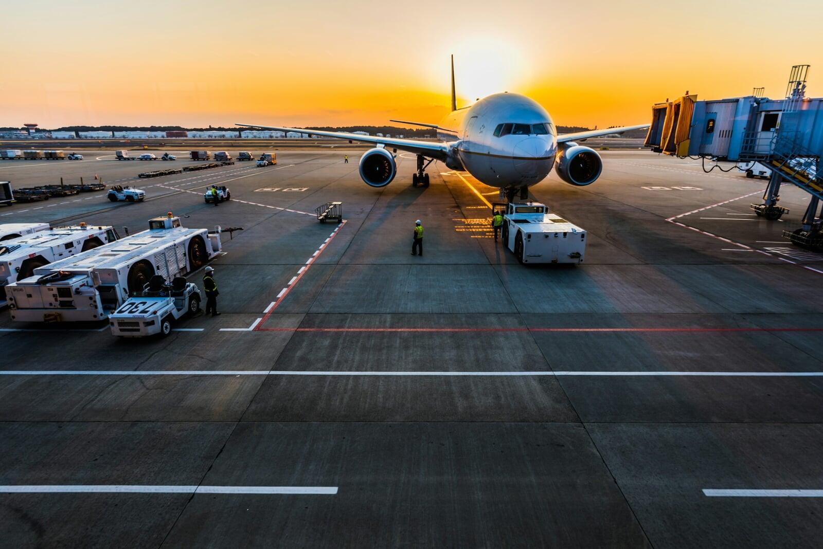Economy Air Shipping vs. Express Air Shipping: Which Is Right for You?